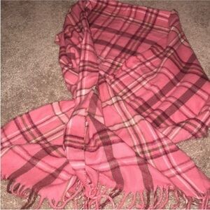 Cejon Women’s Pink plaid scarf .